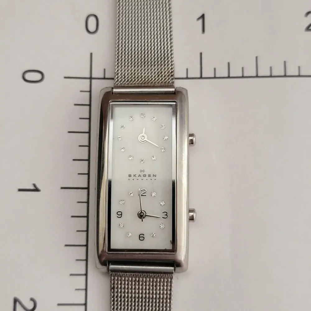Vintage Skagen 20SSSMP Womens Watch Silver Case White Dial Mesh Bracelet Quartz